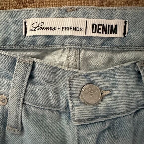 Lovers+Friends Dylan Slouchy boyfriend shorts in light blue 24 - Picture 6 of 13